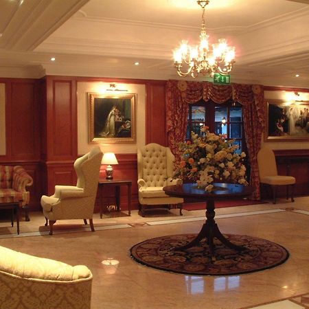Barn Hotel London Ruislip Dalaman gambar