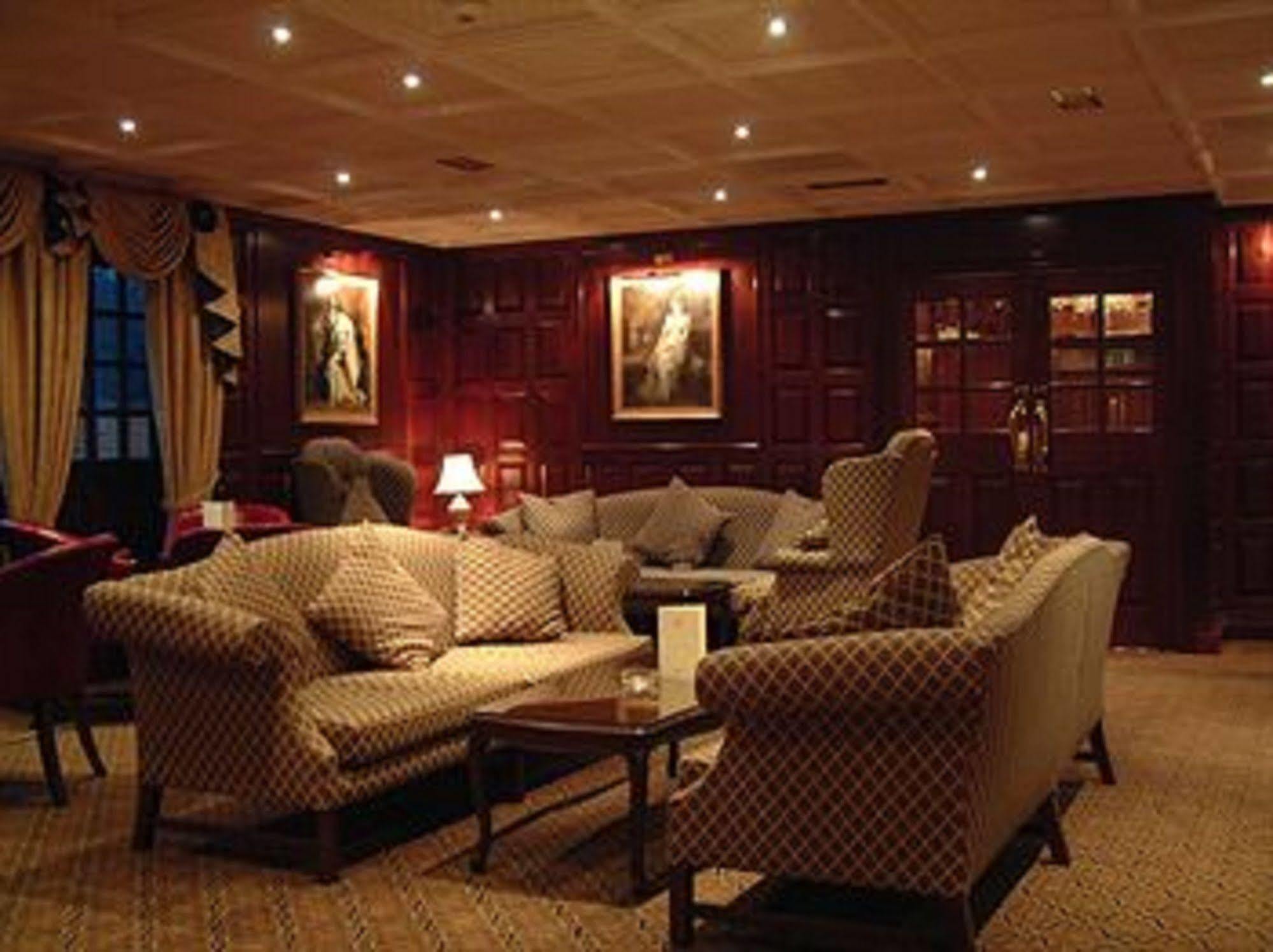 Barn Hotel London Ruislip Dalaman gambar